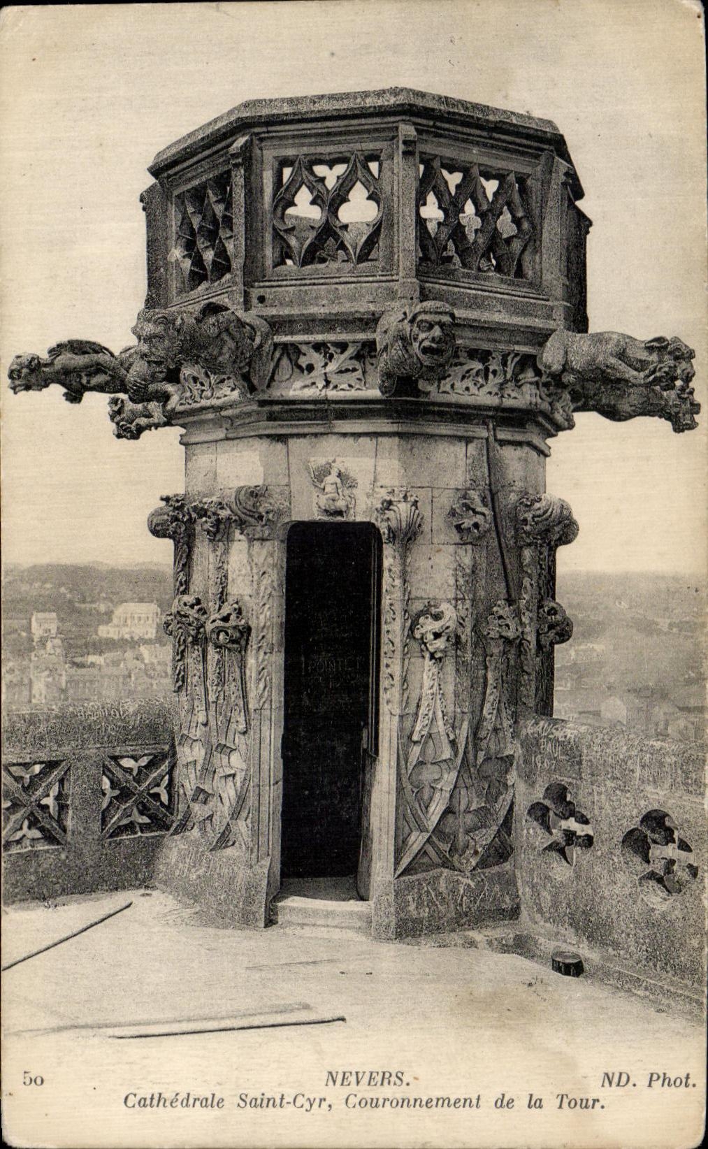 Kathedrale Saint-Cyr, Krone der Turm — Nevers — ND. Fot. n° 50