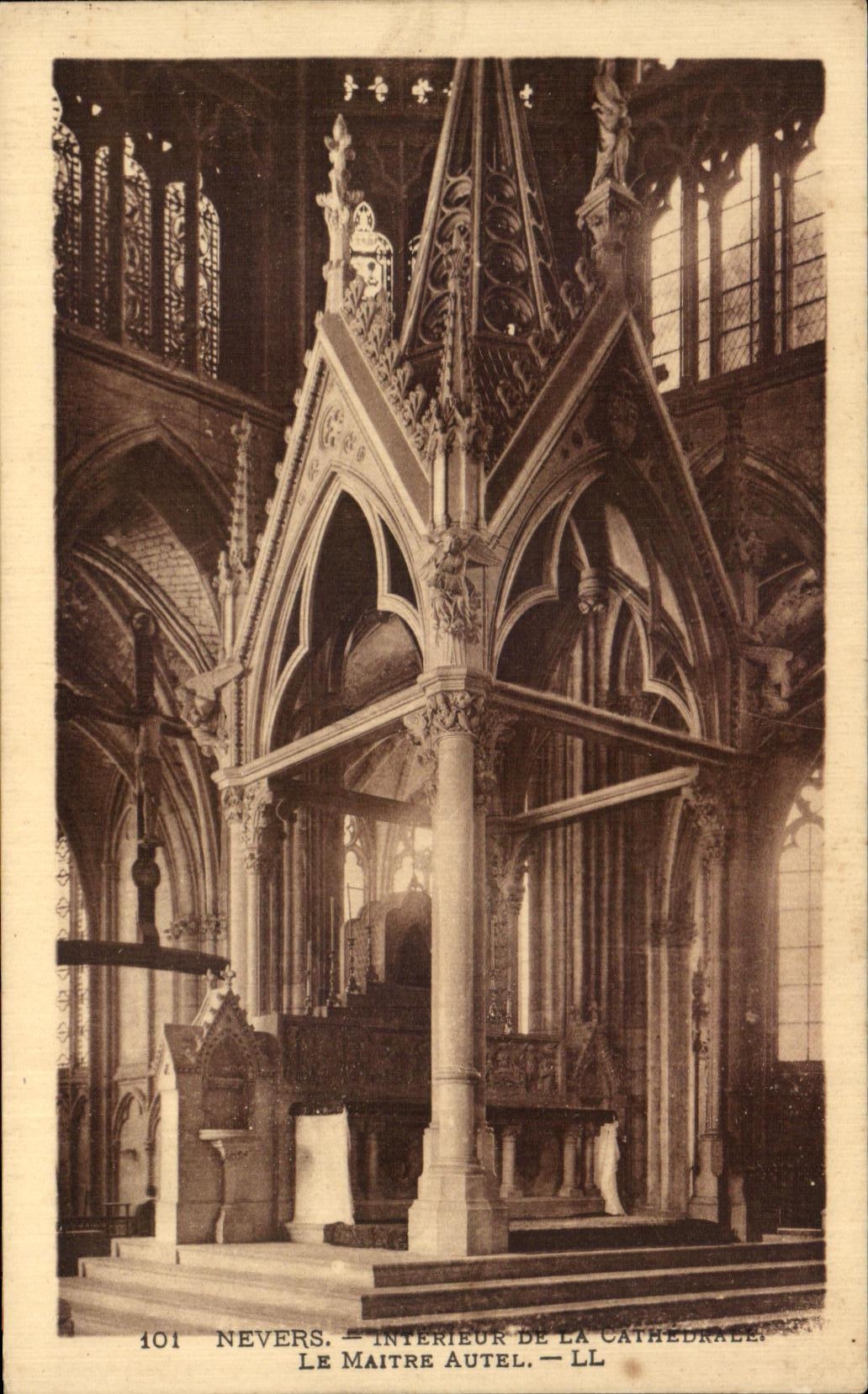 Nevers — Intérieur de la cathédrale, le maître-autel — LL, n° 101