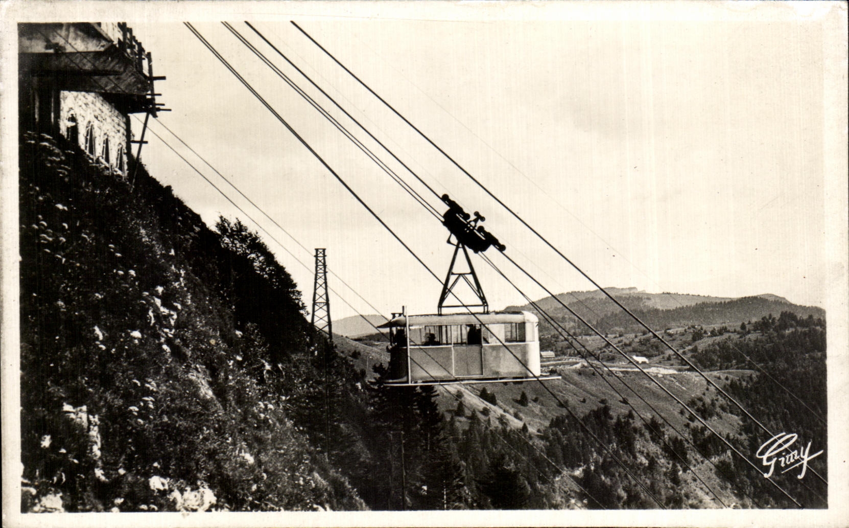 CPA Le Savoie Pittoresque Sommet du mont Revard l'Arrivee du teleferique Le Nivrolet