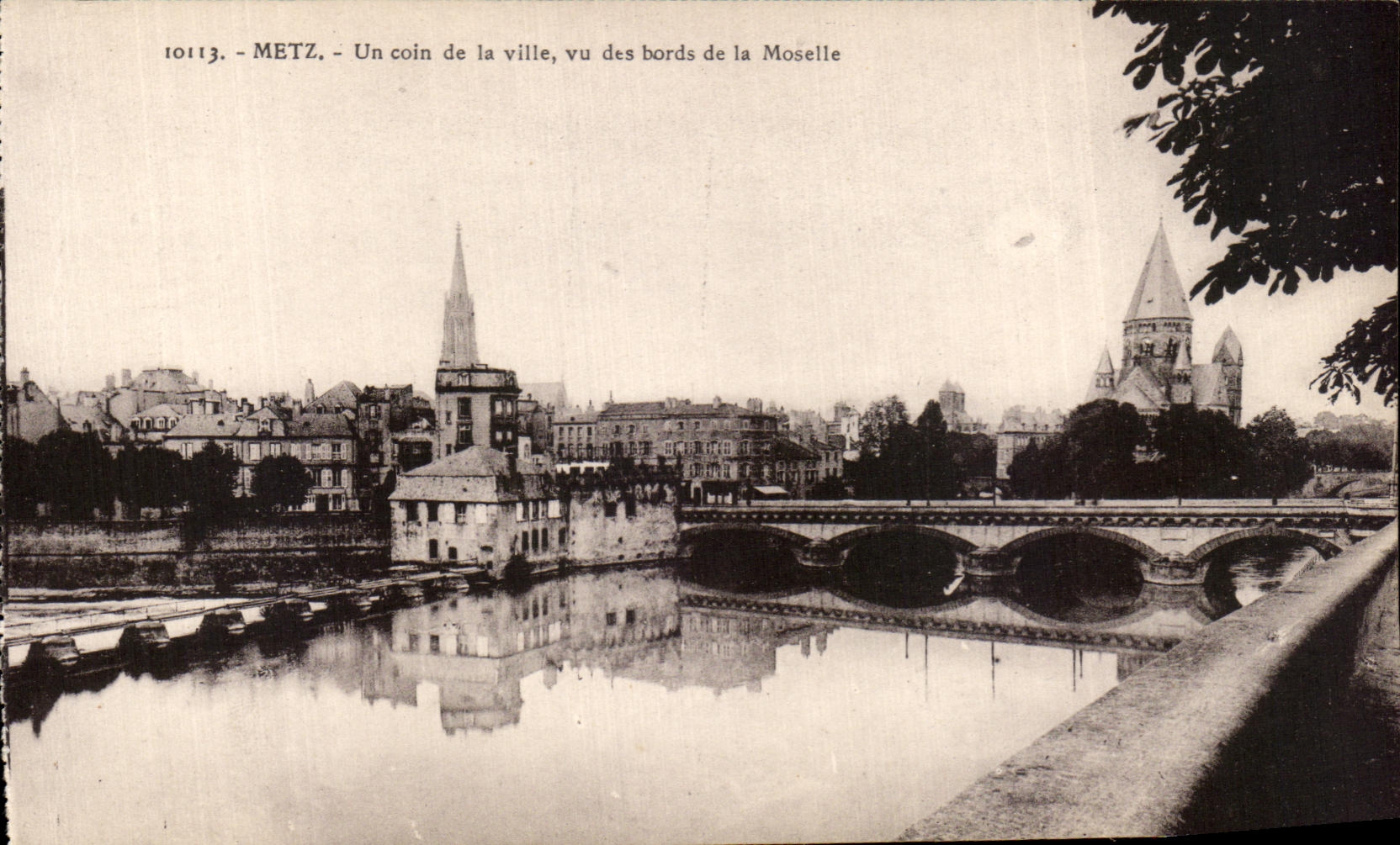 Metz - Un coin de la ville, vu des bords de la Moselle — éditeur Cartes La Cygogne, Strasbourg