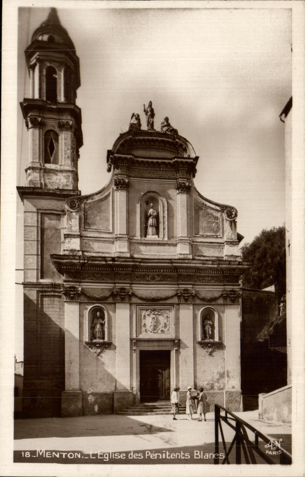 CPA Menton L'Eglise des Penitents Blancs