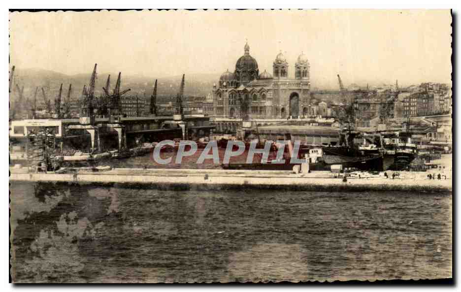 CPA Marseille Bassin de la Joliette et Cathedrale Bateau