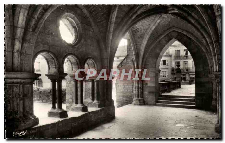 LUXEUIL-les-BAINS (Ht.-Saône) — Le Cloître — Photographie par 'CIM'