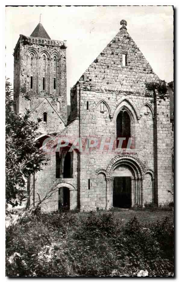 Abbaye de la Lucerne — Façade de l'église abbatiale — éditeur CPAPHIL, n° 63-14