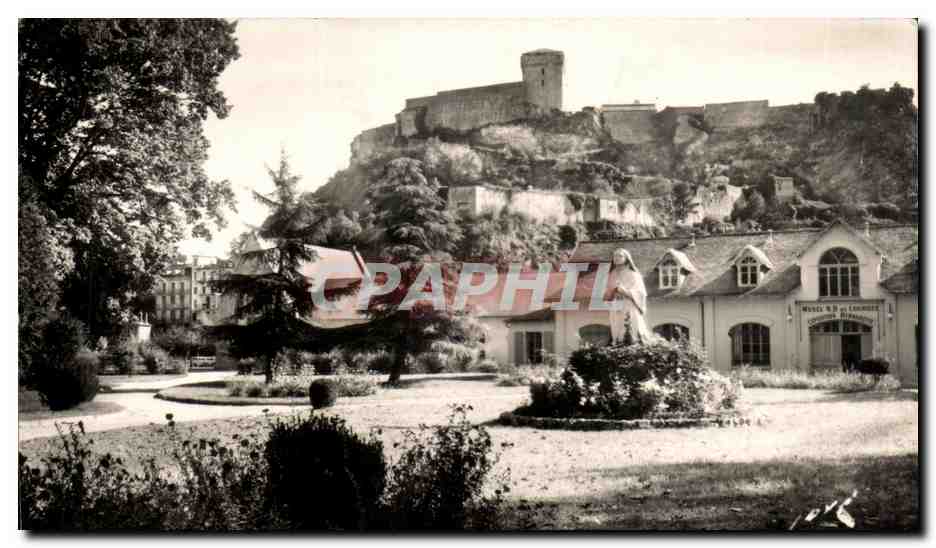 CPA Lourdes Musee De Lourdes Et Le Chateau Fort