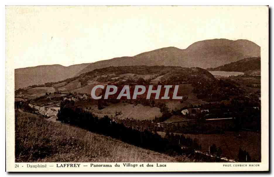 Laffrey — Panorama du Village et des Lacs — Phot. Combier Macon