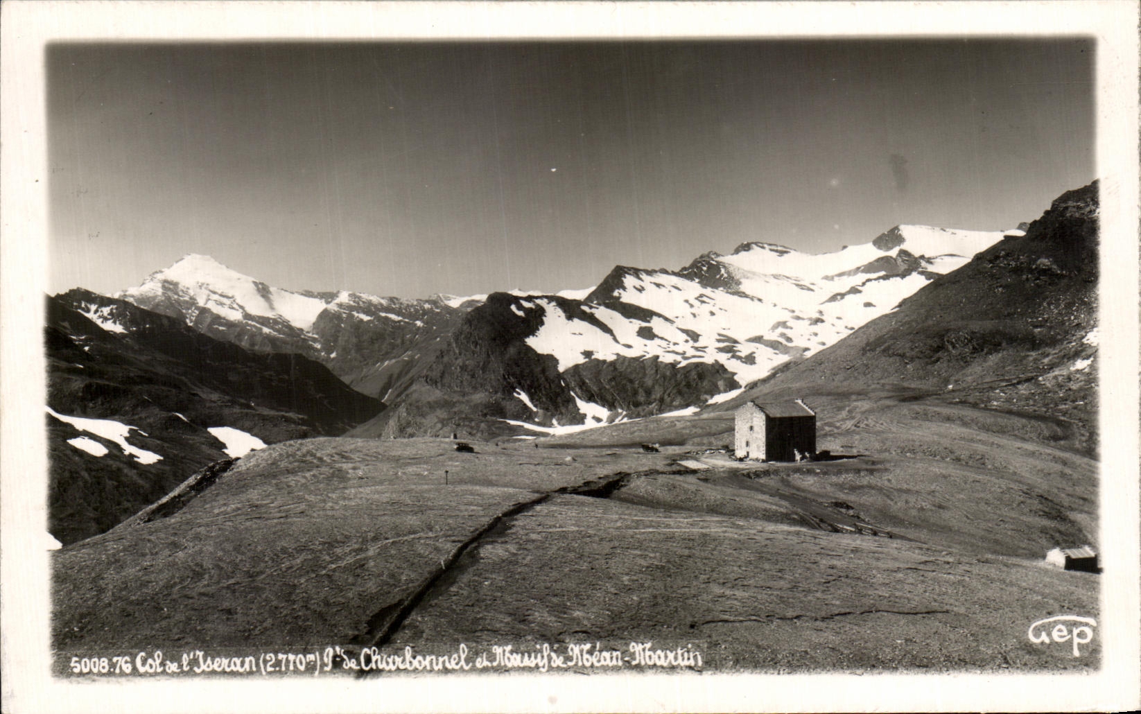 Col de l'Iseran (2.770 m) — Panoramablick mit Hütte — A. Mourlier, La Tranchepitidré