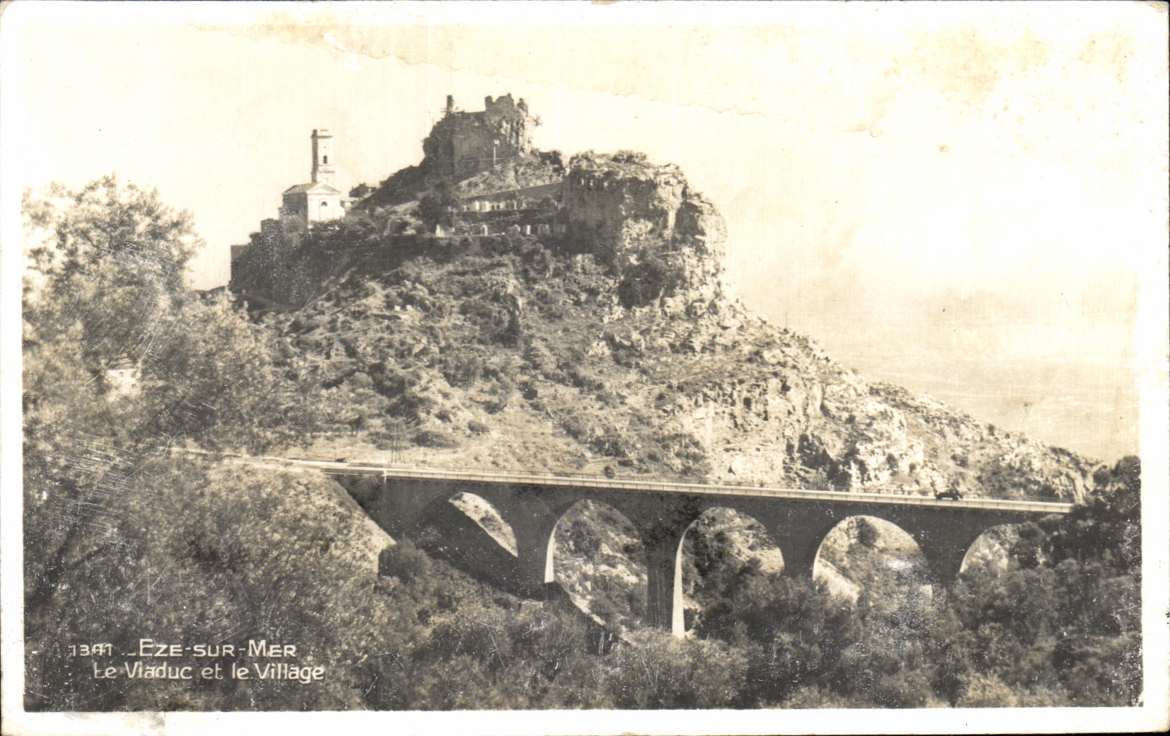 CPA Eze Sur Mer Le Viaduc et le Village