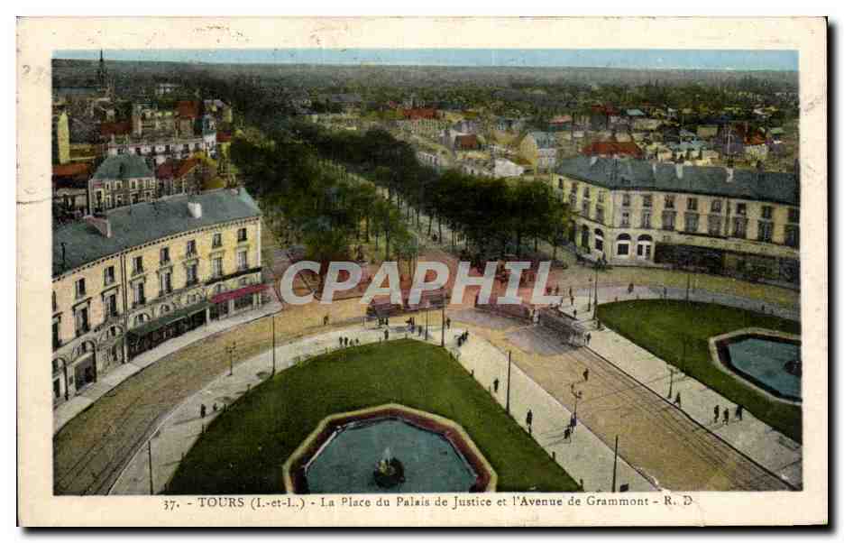 CPA Tours La place du Palais de Justice et l'Avenue de Grammont