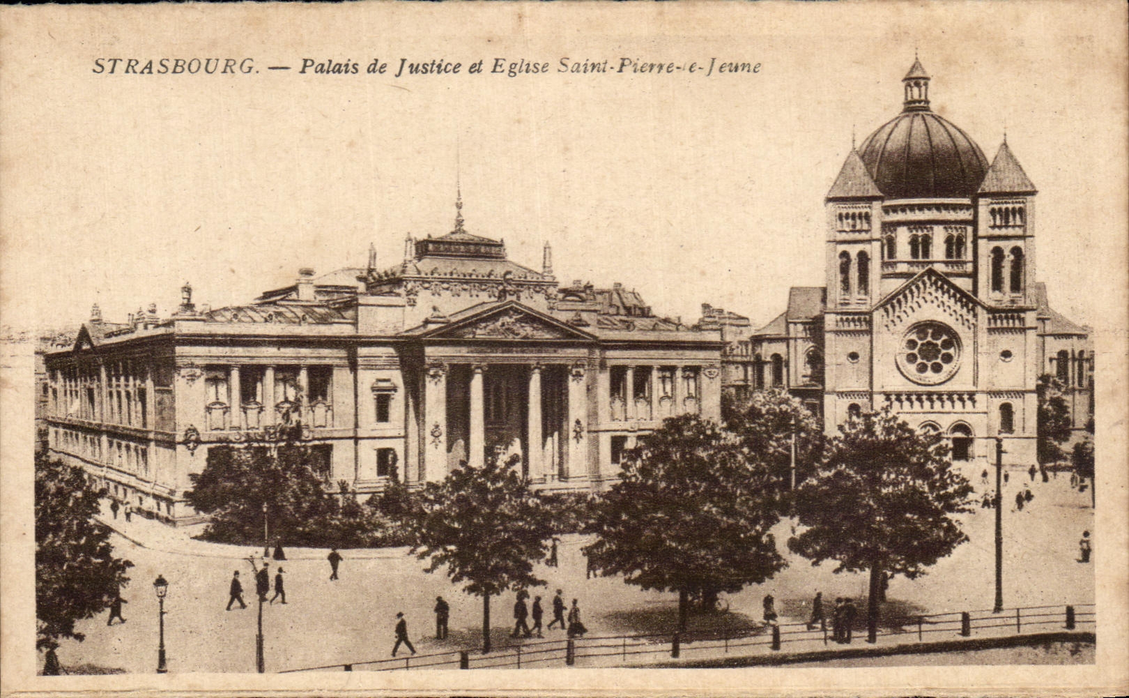 Strasbourg — Palais de Justice et Église Saint-Pierre-le-Jeune