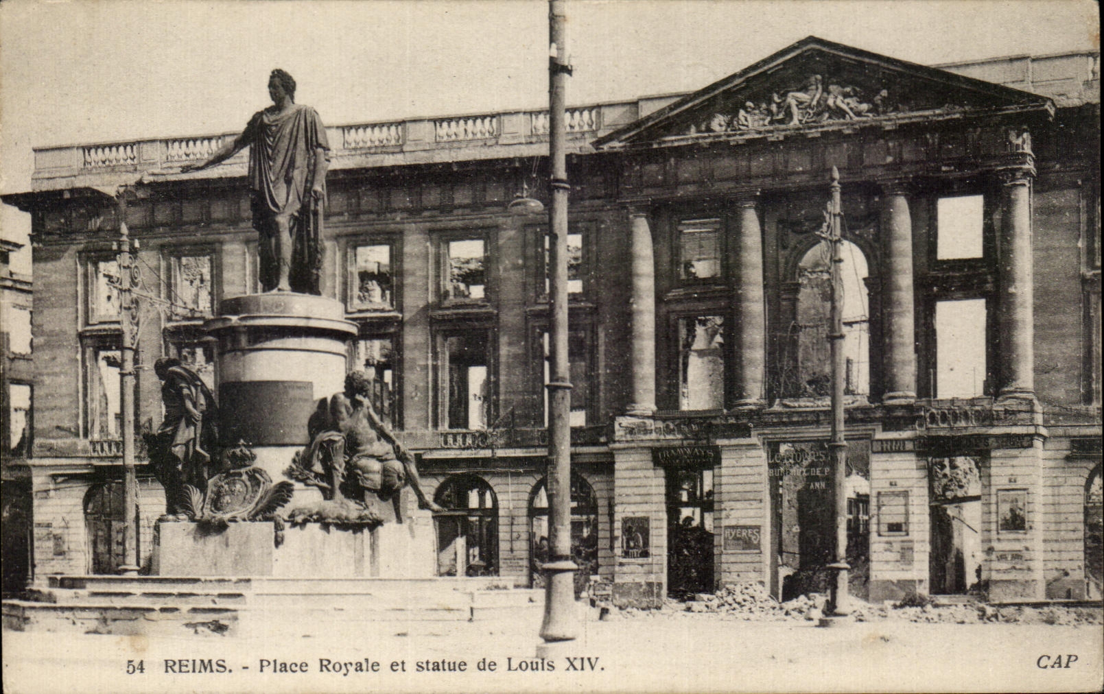 Reims - Place Royale et statue de Louis XIV — CAP, n°54