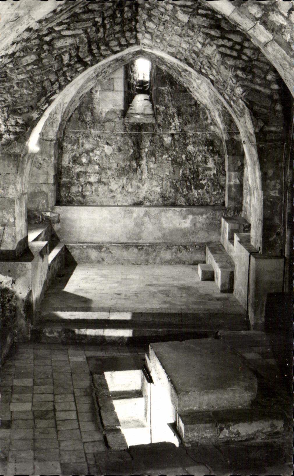 CPSM Abu Gosh Israel Crypte de l'Eglise des Croises et Fontaine des Emaux