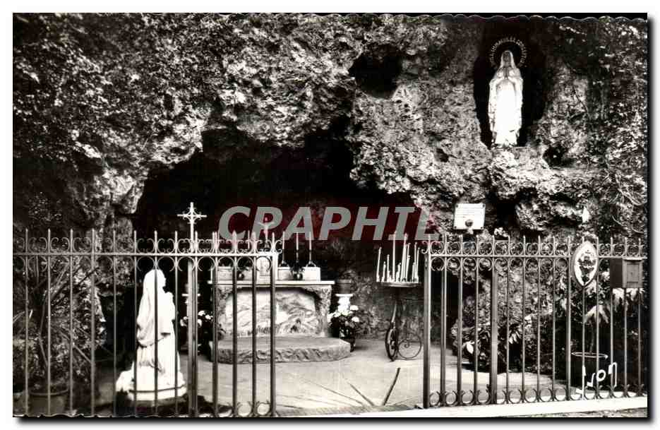 CPA Couvent St Guildard Nevers Grotte De Notre Dame De Lourdes