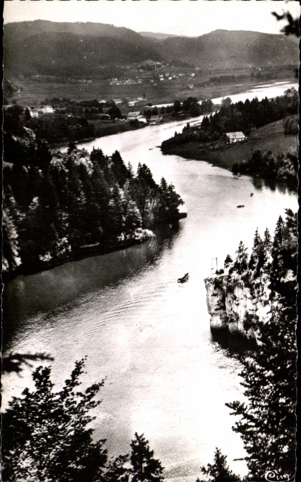 Environ de MORTEAU (Doubs) — Entrée des Bassins avant le Saut du Doubs — CIM
