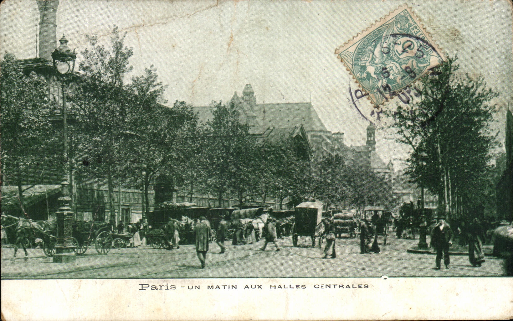 CPA Paris Un Matin Aux Halles Centrales