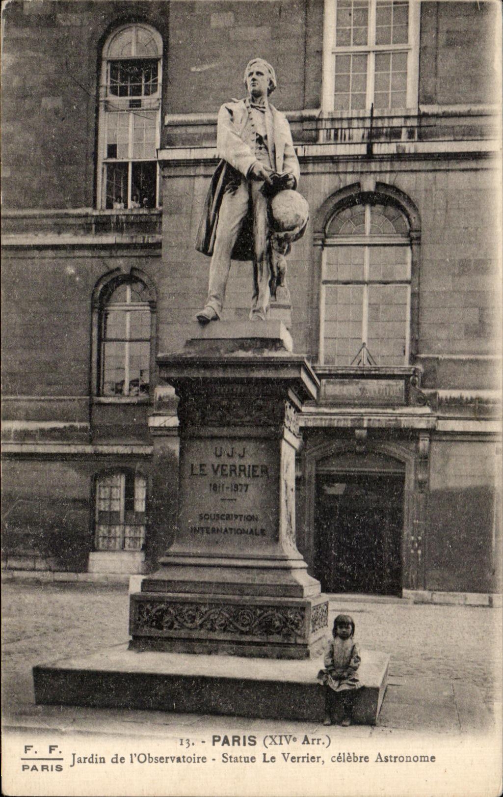 CPA Paris Jardin de l'Observatoire Statue le Verrier Celebre astronome 