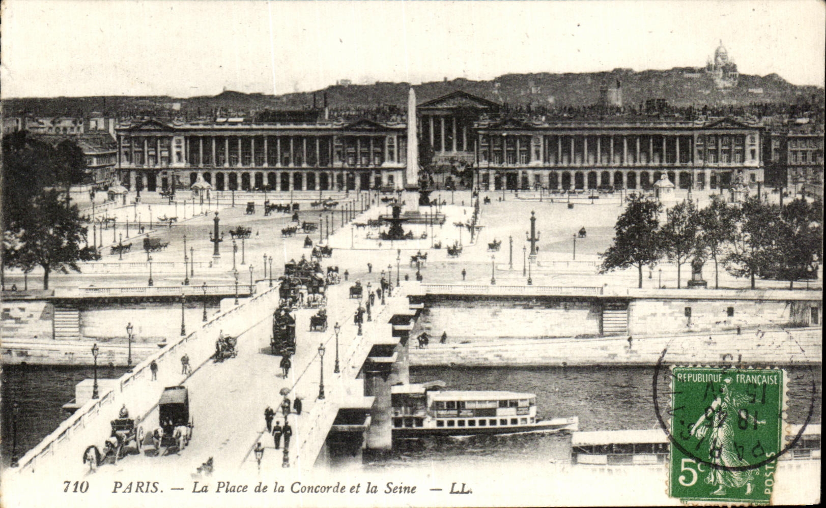 CPA Paris La Place de la Concorde et la Seine Peniche 