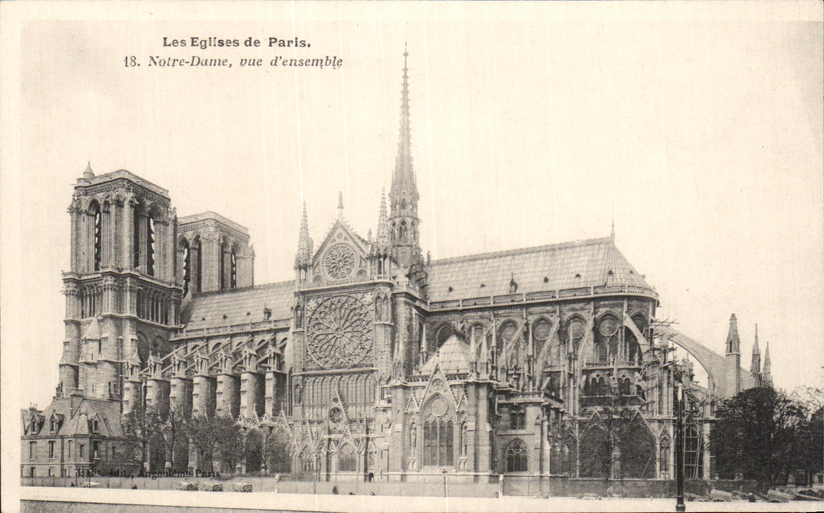 CPA Les Eglise de Paris Notre Dame Vue d'ensemble