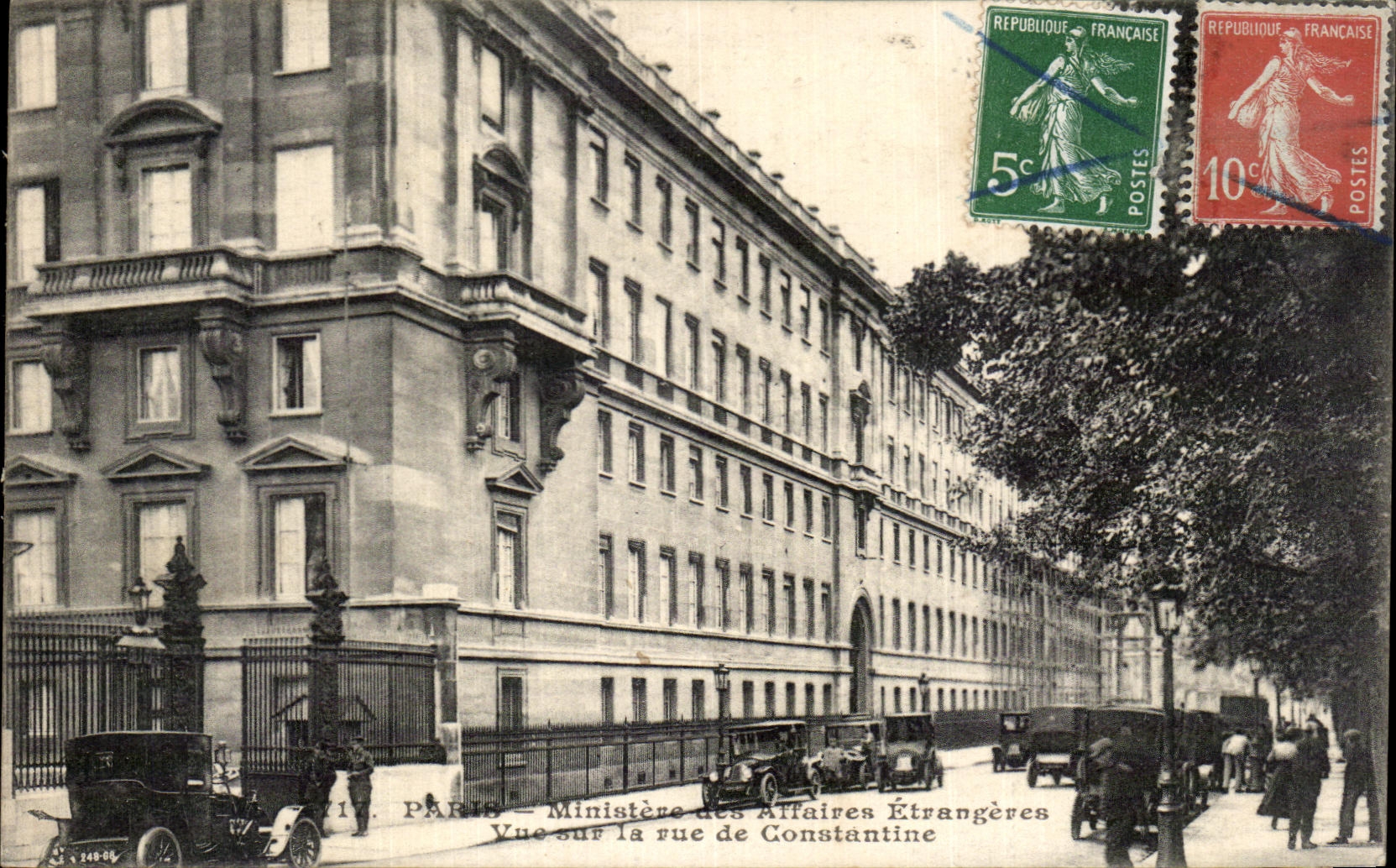CPA Paris Ministere des Affaires Etrangeres Vue Sur la Rue de Constantine 