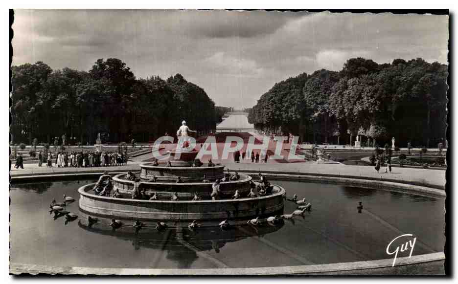 CPSM Versaillles Et Ses Merveilles Parc du Chateau Le Bassin de latone le Tips Vert et le grand Canal