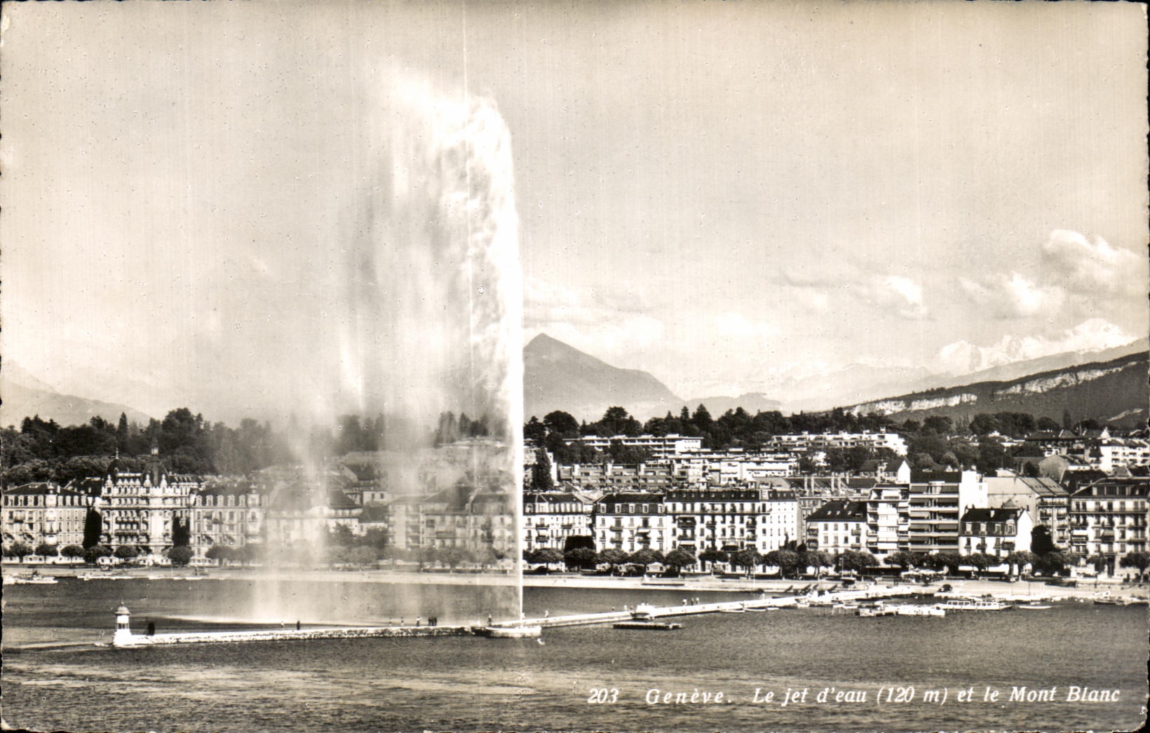 CPA Geneve Le jet d'ean et le Mont Blanc