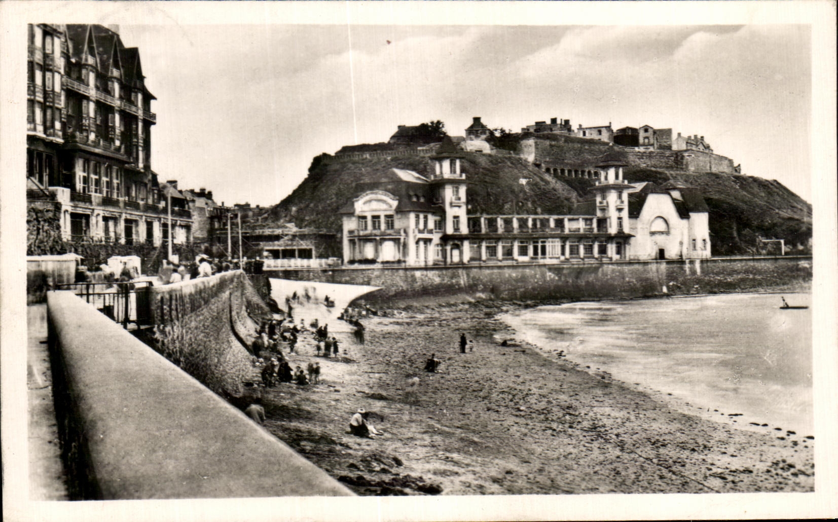 CPA Granville La Plage au Fond le Casino 