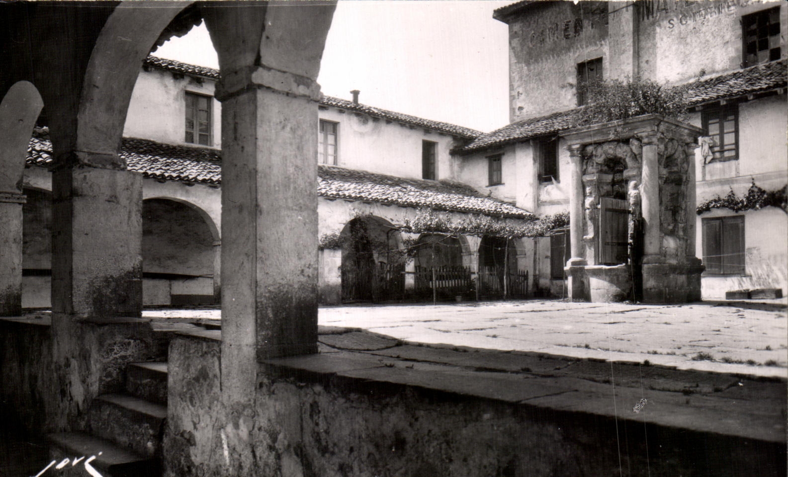 Le Cloître du Couvent de Récollés — St-Jean-de-Luz (B.-Pyr.) — Éditions JOVÉ