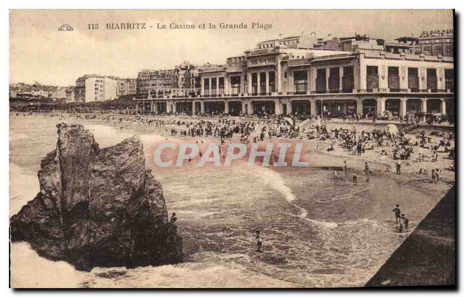 CPA Biarritz Le Casino et la Grande Plage 