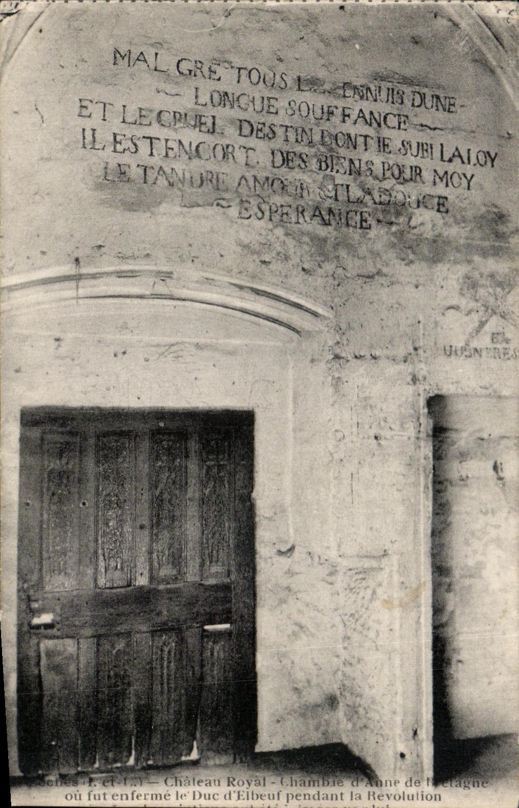 CPA Loches Chateau royal Chambre d'Anne de Bretagne ou fut enferme le duc d'Elbeuf pendant la Revolution
