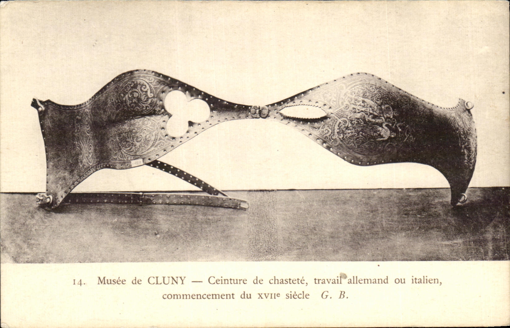 CPA Musee de cluny ceinture de chastete travail allemand ou italien commencement du 18emesiecle Erotique