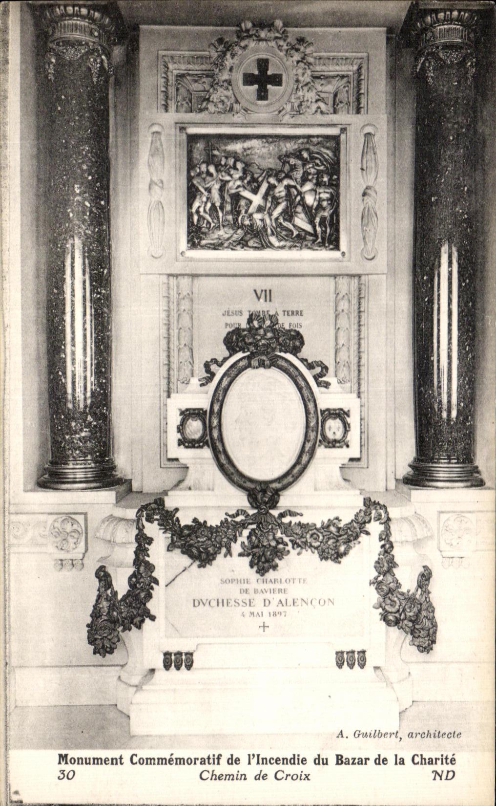 CPA Monument Commemoratif de l'Incendie du Bazar de la Charite Chemin de Croix
