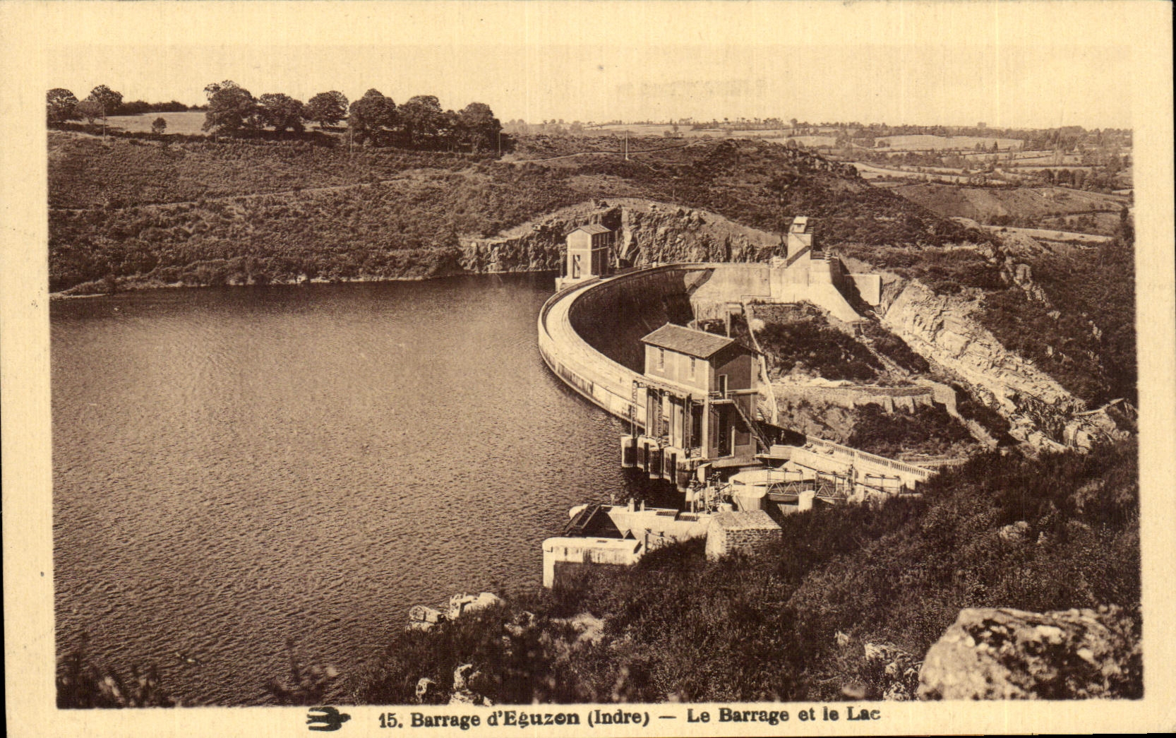Barrage d'Eguzen (Indre) — Le Barrage et le Lac — n°15