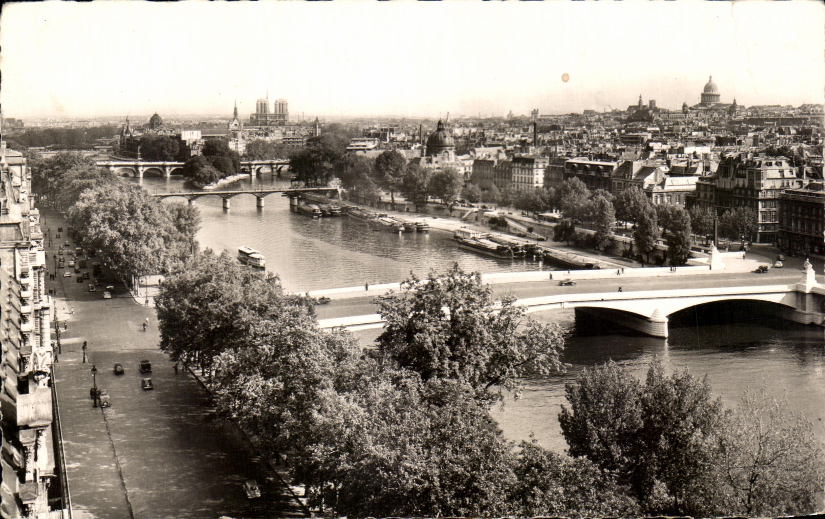 CPA Paris Vue Panoramique sur la Seine