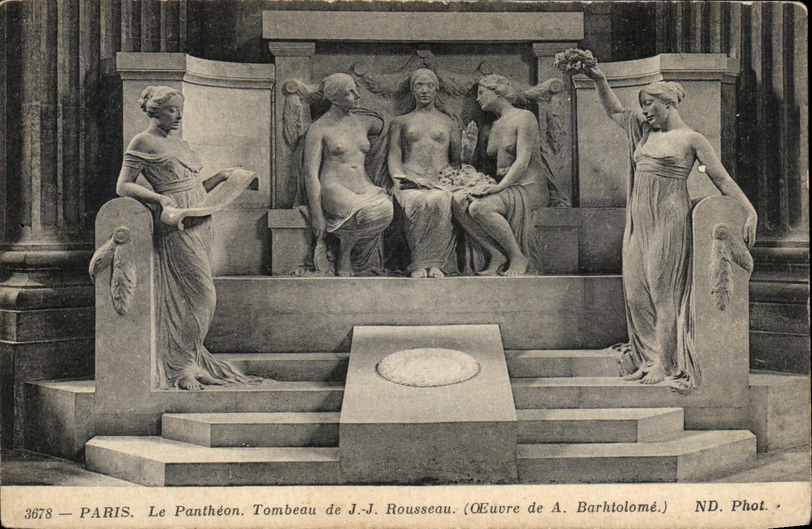 CPA Paris Le Pantheon Tombeau de Rousseau 
