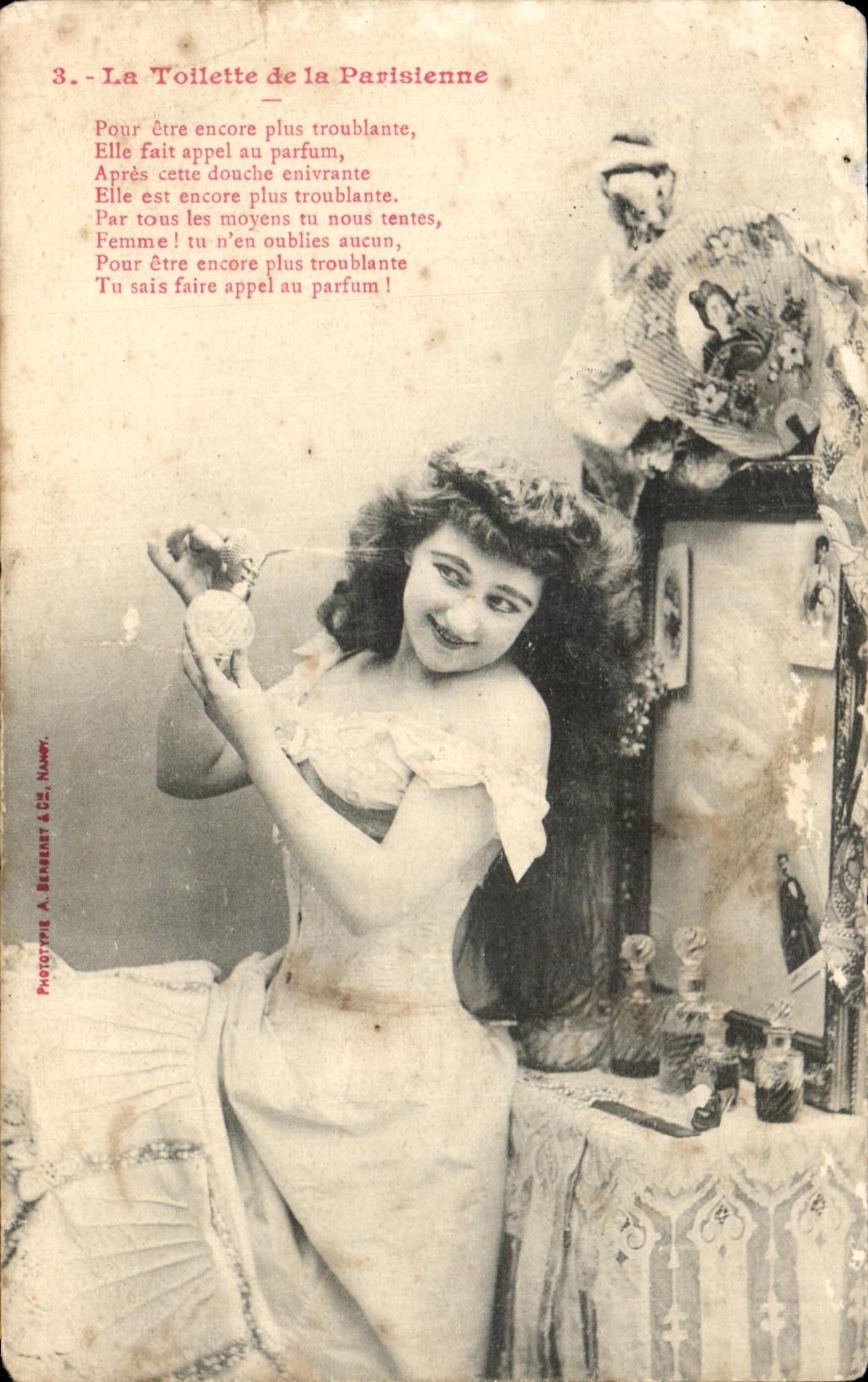 CPA La Toilette de la Parisienne Femme Parfums