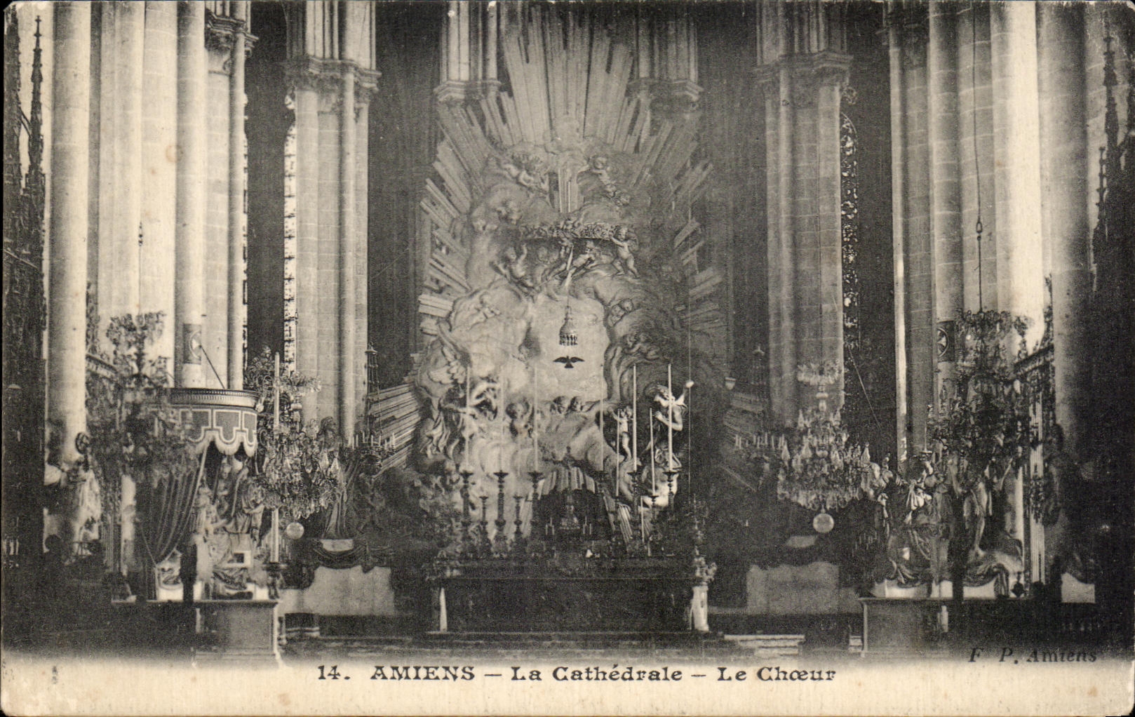 CPA Amiens La Cathedrale Le Choeur 