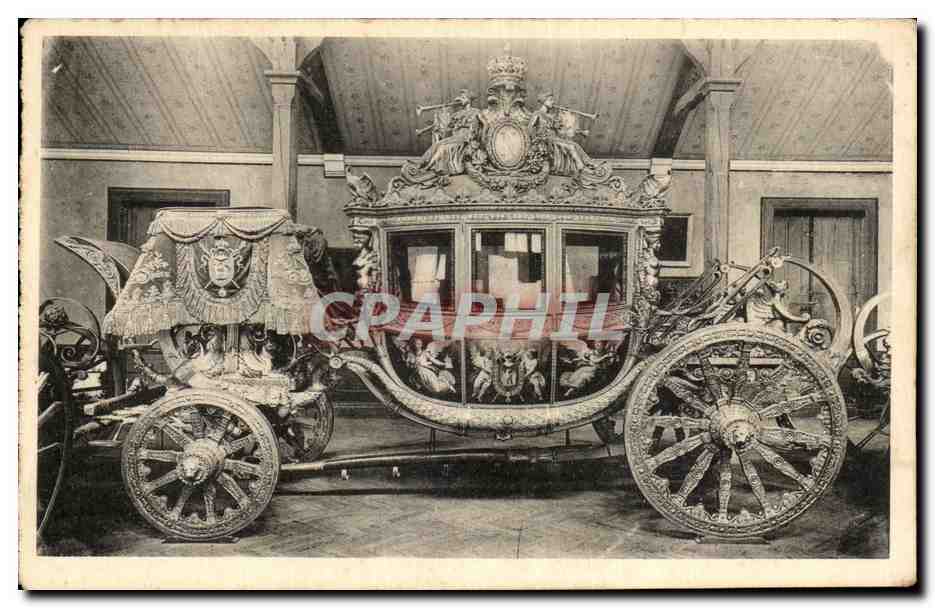 CPA Musee Des Voitures La Voiture Du Sacre Versailles 