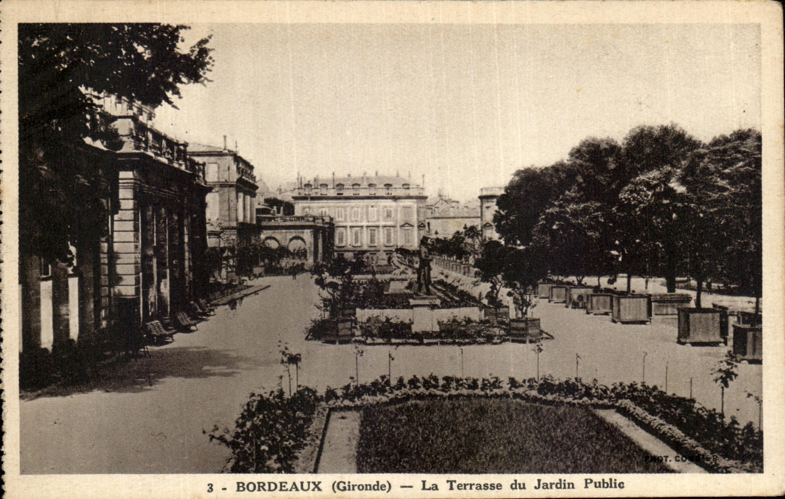 CPA Bordeaux (Gironde) La Terrasse du Jardin Public