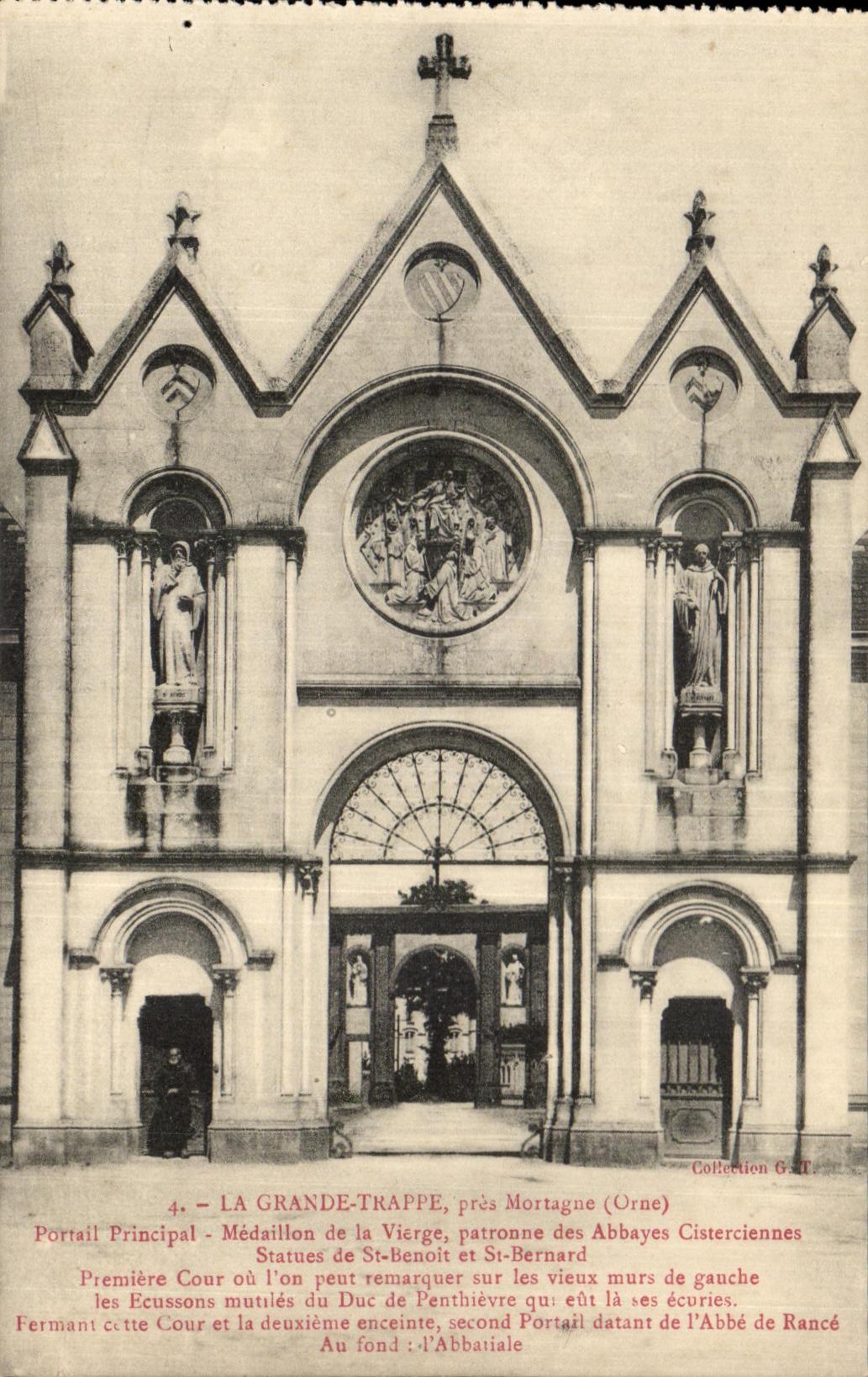 CPA La Grande Trappe pres Mortagne Portail Principal Medaillon de la Vierge