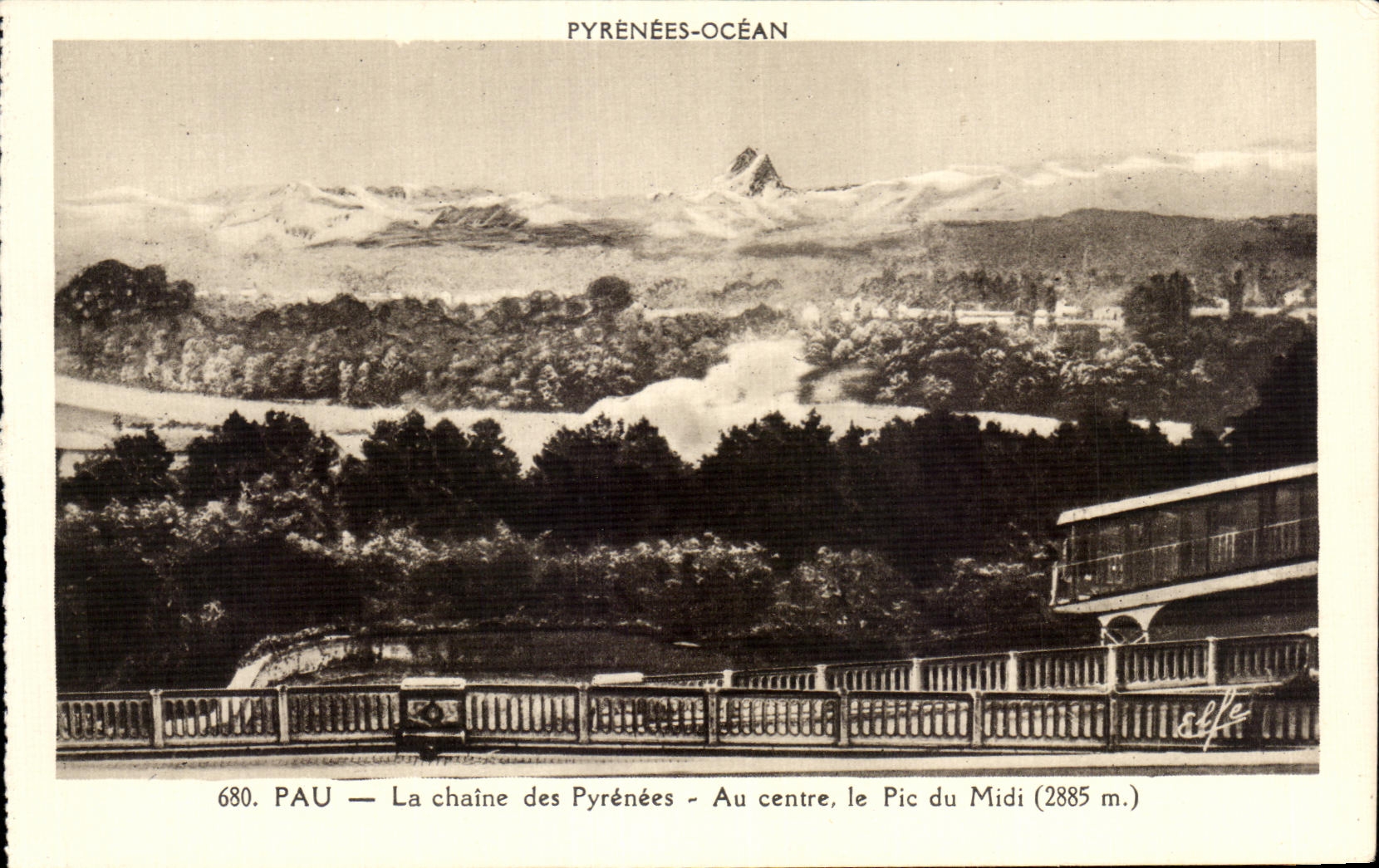 PAU — La chaîne des Pyrénées — Au centre, le Pic du Midi (2885 m.) — Édition Pyrénées-Océan, Toulouse