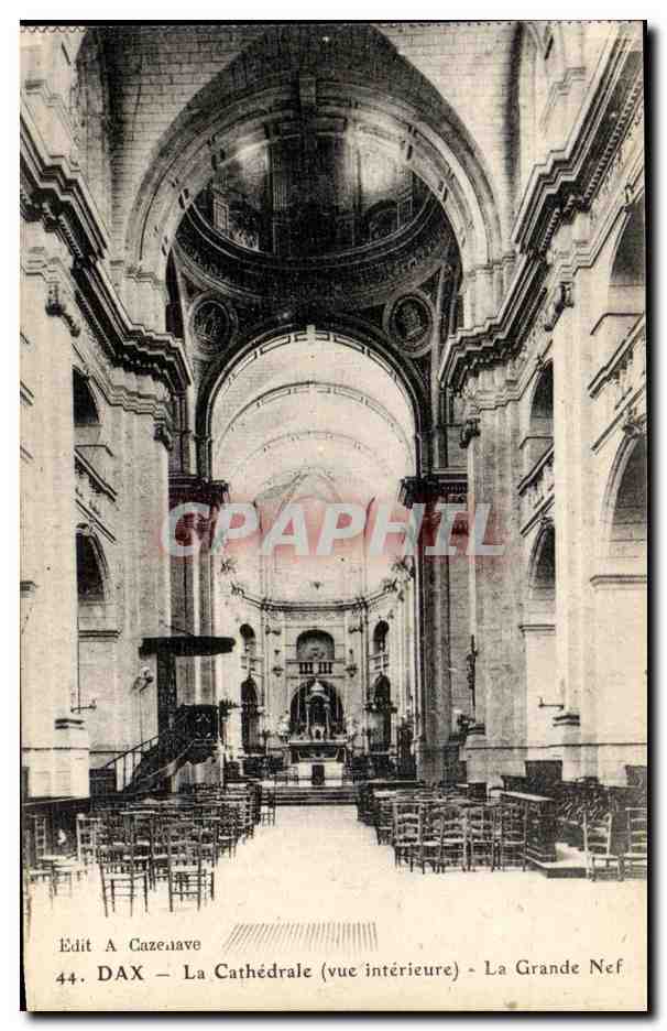 CPA Dax La Cathedrale La Grande Nef
