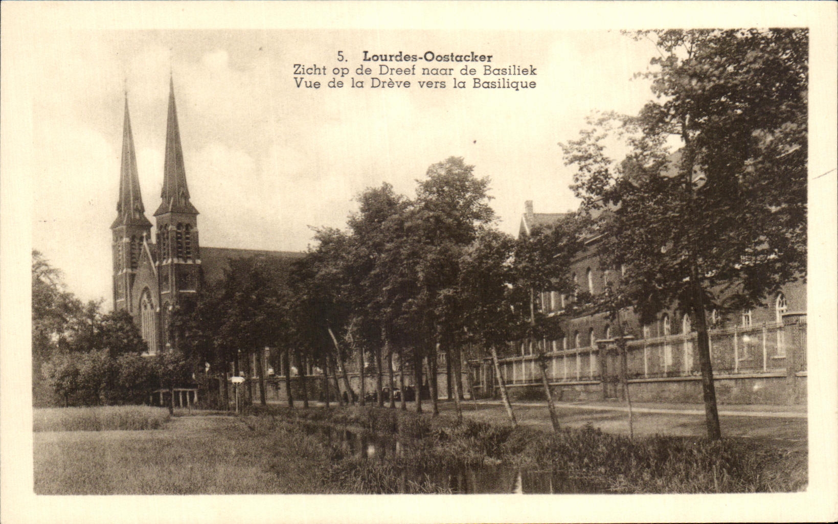 Lourdes-Oostacker — Ansicht der Drève zum Basilika — P. P. St-Lévin, Ledeburg