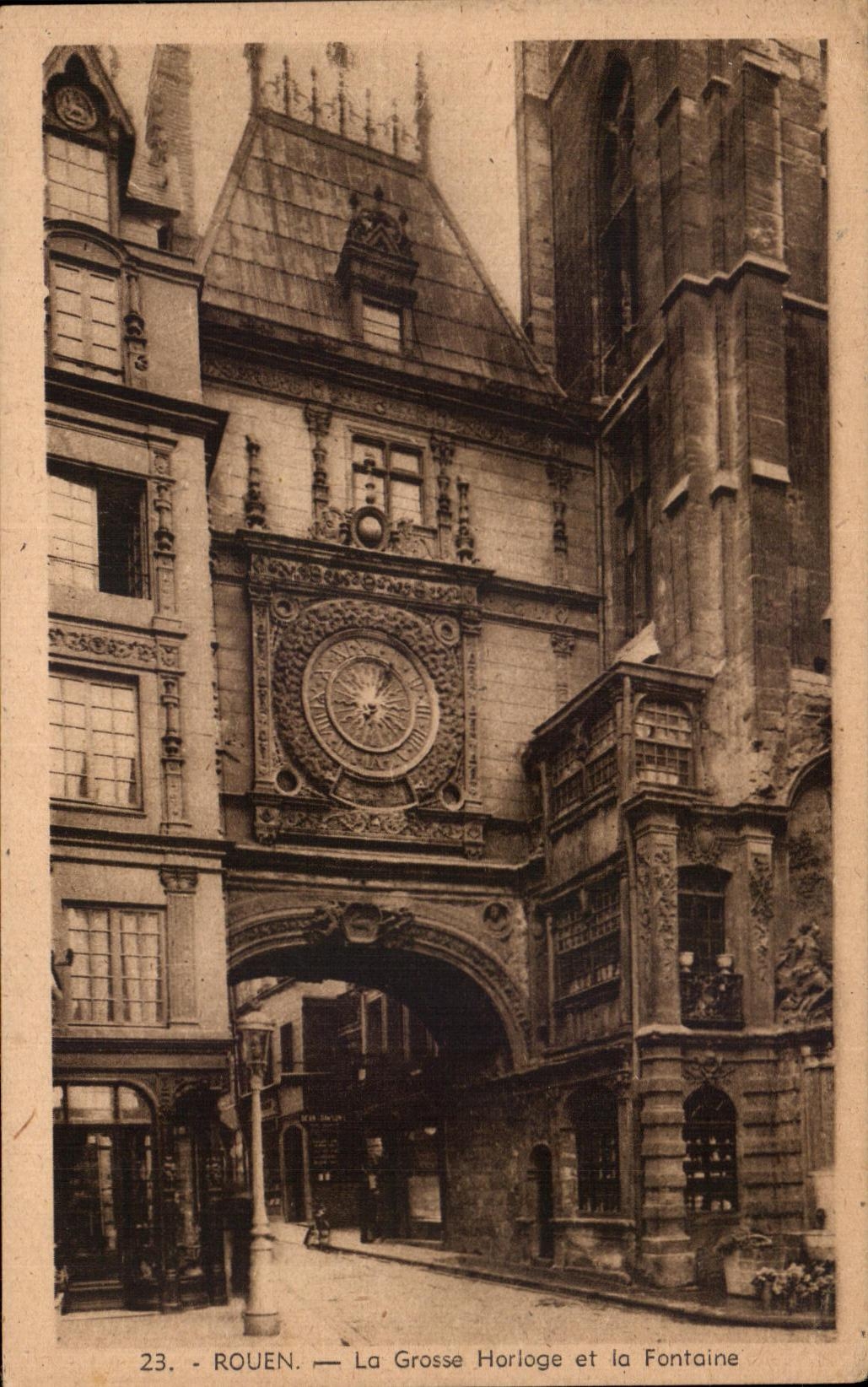 CPA Rouen La Grotte Horloge et la Fontaine