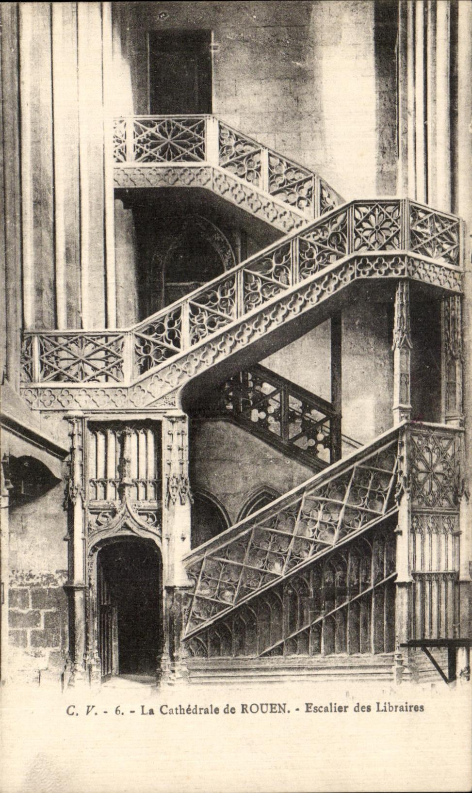 CPA La cathedrale de Rouen Escalier des Librarires
