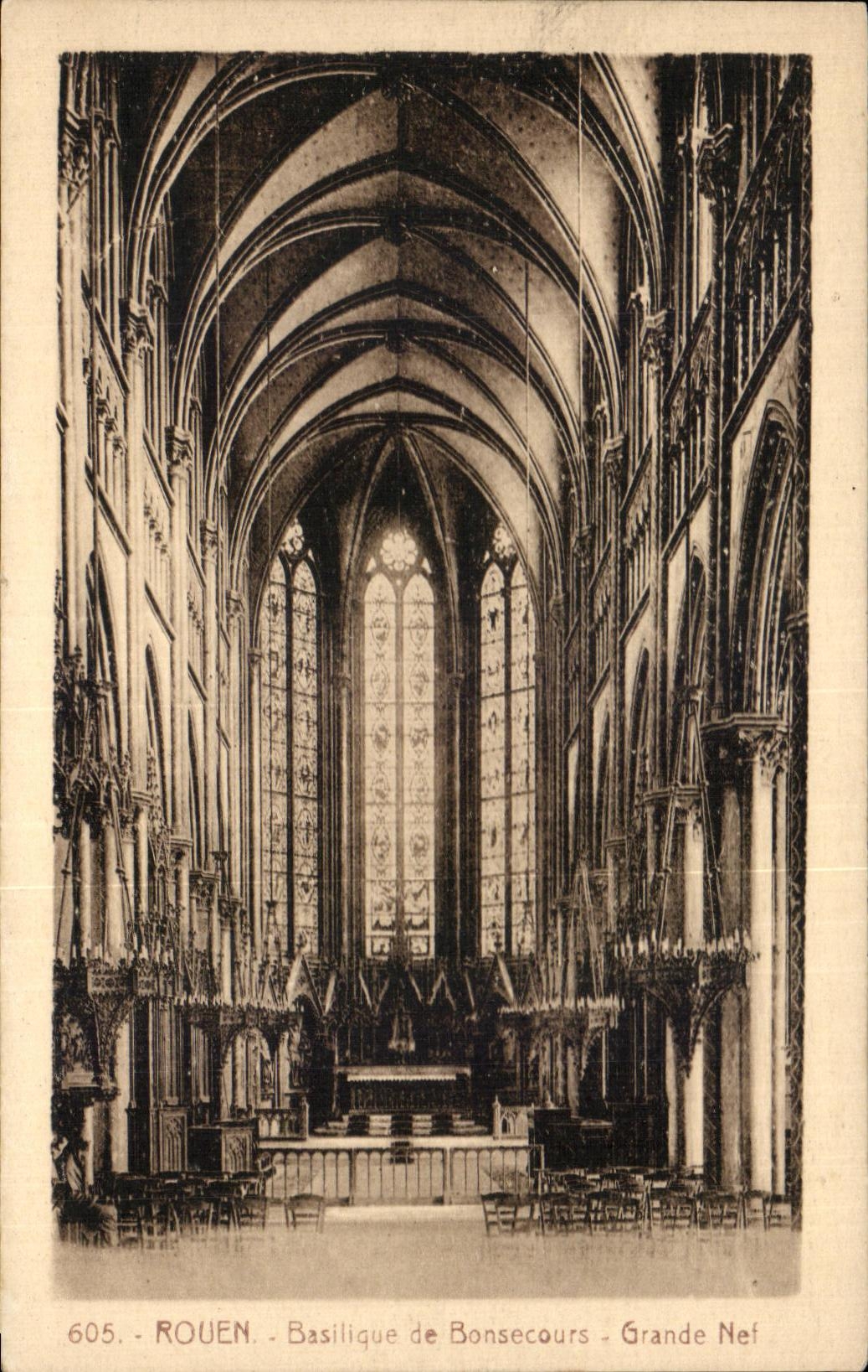 CPA Rouen Basilique de Bansecours Grand Nef