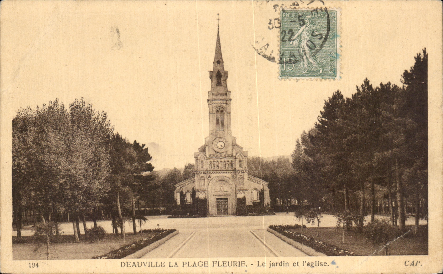 Antike Ansichtskarte Deauville Der blühende Strand Der Garten und die Kirche Cap