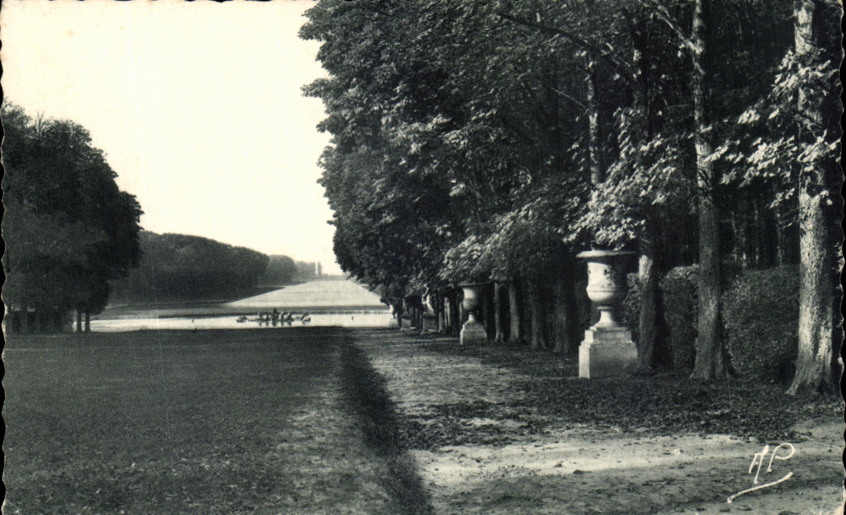 CPA Versailles Le tapis vert et le grand canal