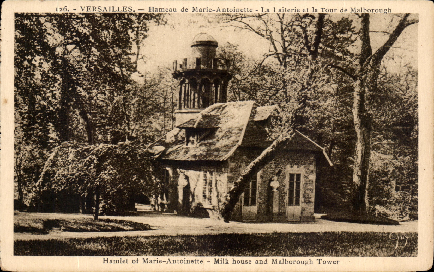 CPA Versailles Hameau de Marie Antoinette La Laiterie et la Tour de Malborough