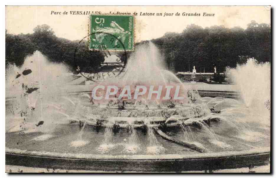 Parc de VERSAILLES — La Fontaine de Latone un jour de Grandes Eaux — M** Moreau, édit., Versailles