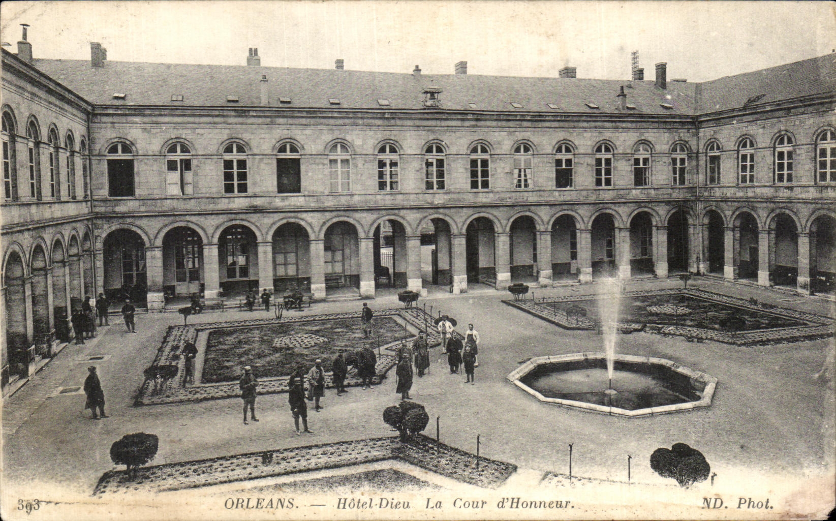 CPA Orleans Hotel Dieu La Cour d'Honneur